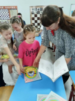 В День православной книги провели с воспитанниками подготовительной группы «Пчёлка» МДОУ Октябрьский д/с "Василек" беседу