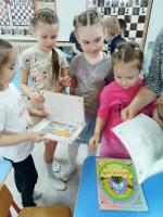В День православной книги провели с воспитанниками подготовительной группы «Пчёлка» МДОУ Октябрьский д/с "Василек" беседу