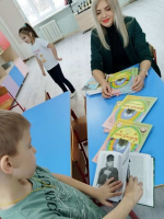 В День православной книги провели с воспитанниками подготовительной группы «Пчёлка» МДОУ Октябрьский д/с "Василек" беседу